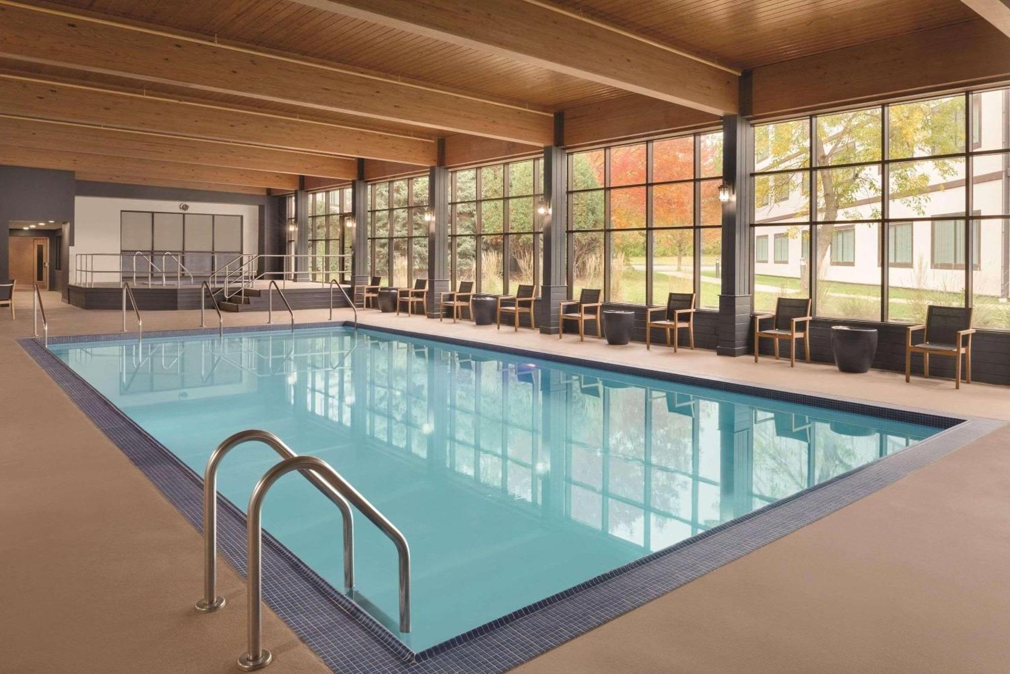 Oneida Casino Hotel 3*